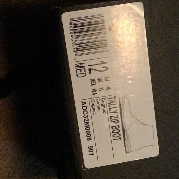 New Kenneth Cole Tally Zip Boot. Cognac color and Men Size 12 - Picture 4 of 5